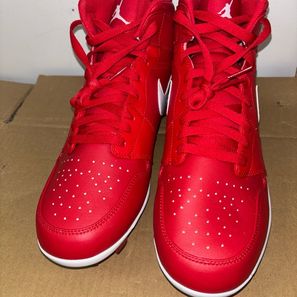 Nike Air Jordan 1 Retro MCS University Red and White Sneakers size 8.5 - Picture 3 of 5